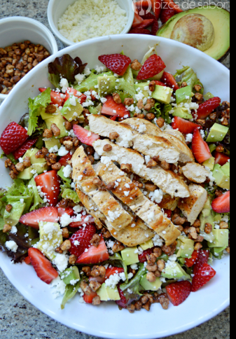 Ensalada mixta de pollo y aceitunas